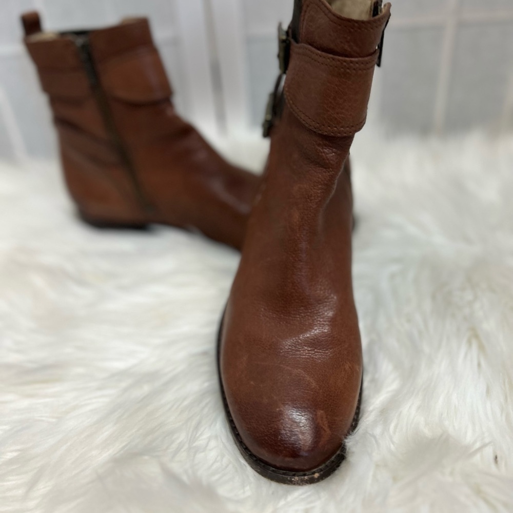 Frye Leather Boots 8 - Picture 7 of 12